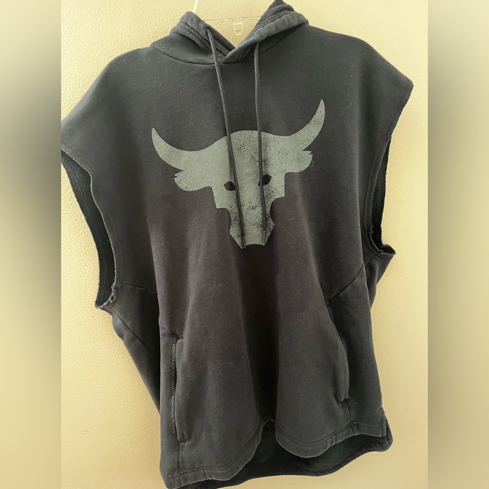 Under Armour sleeveless sweatshirt guys/boys